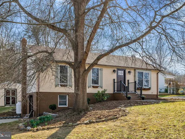 1424 River Ct, Front Royal, VA 22630