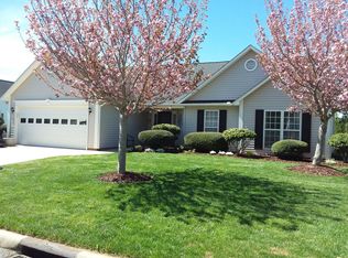 37 Stonehollow Rd, Fletcher, NC 28732