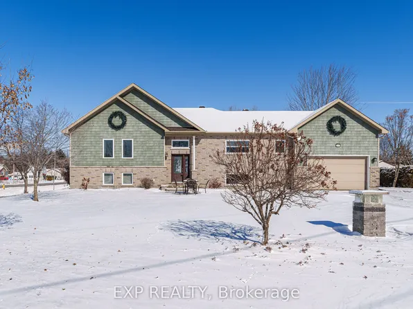 1899 Farisita Dr, Ottawa, ON K0A 3H0