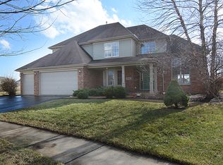 39W817 Benton Ln, Geneva, IL 60134
