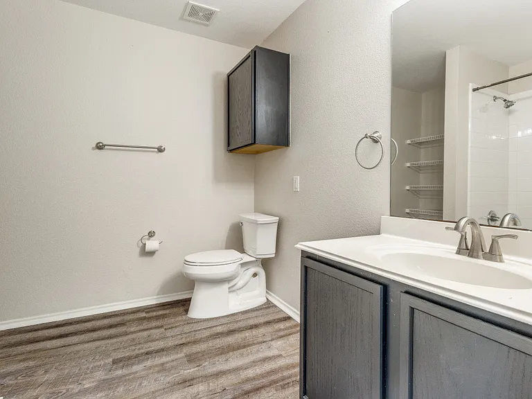 1721 Southridge Ln — Photo 15