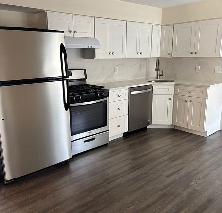 3rd image of 16 Summit Ave APT 3