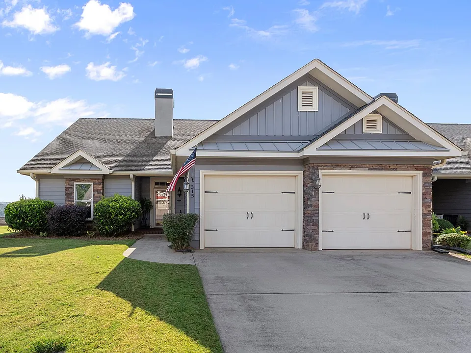 315 Summit Dr