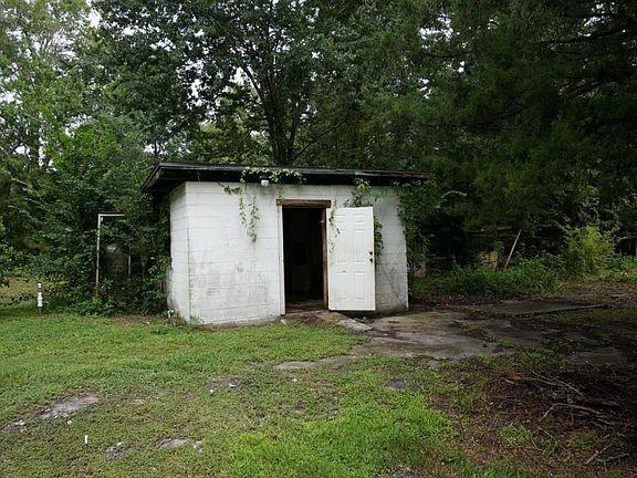5th image of 106 Browns Ln