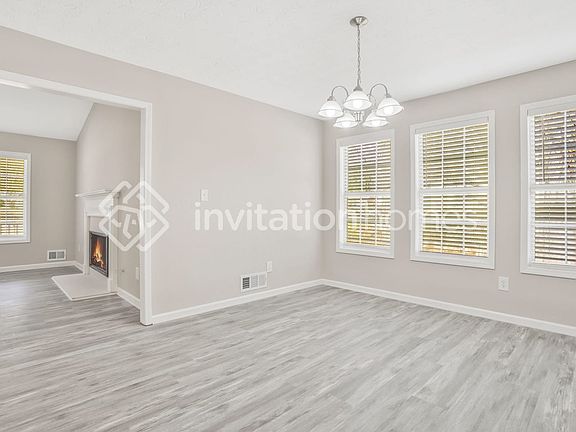 5th image of 389 Grove Hill Dr