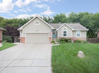 807 Carriage Ct, Maize, KS 67101