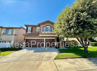 5912 Pine Valley Dr, Fontana, CA 92336