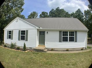 9106 Redbud Ln, Nunnelly, TN 37137