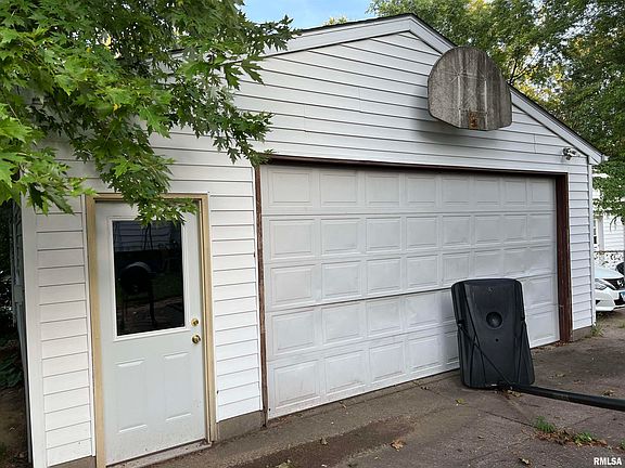 4th image of 2212 N Ellis St