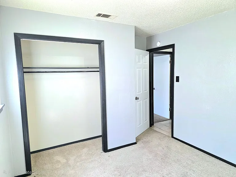 106 Faye St #B — Photo 5