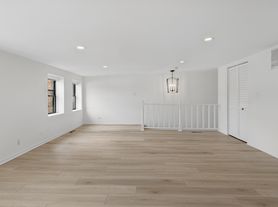 935 W Armitage Ave, Chicago, IL