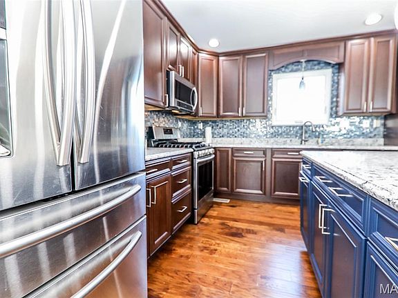 2nd image of 2229 Hunters Point Dr