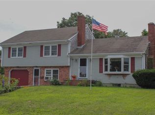 9 Westwood Rd, Bristol, RI 02809
