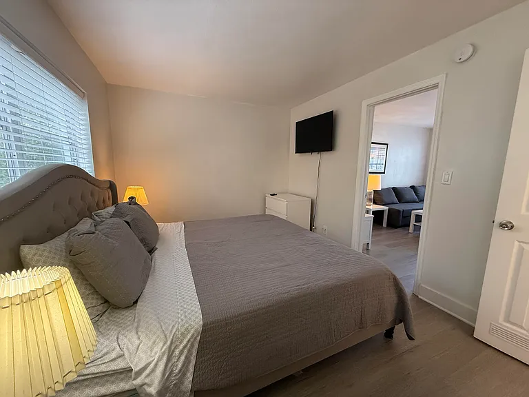 3226 NE 12th St #3 — Photo 8