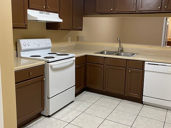 2nd image of 1418 Sophie Blvd #1418