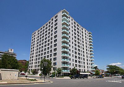 2nd image of 65 Oriental Blvd APT 9L