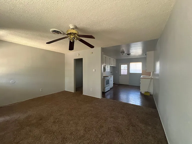 229 S Buena Vista St — Photo 37