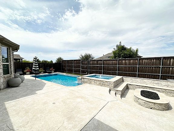 2nd image of 3441 Beechwood Dr