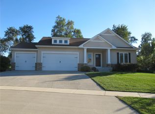 3325 Heartleaf Rd, Cedar Rapids, IA 52411
