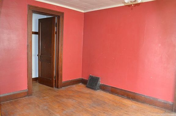 5th image of 139 E Arndt St