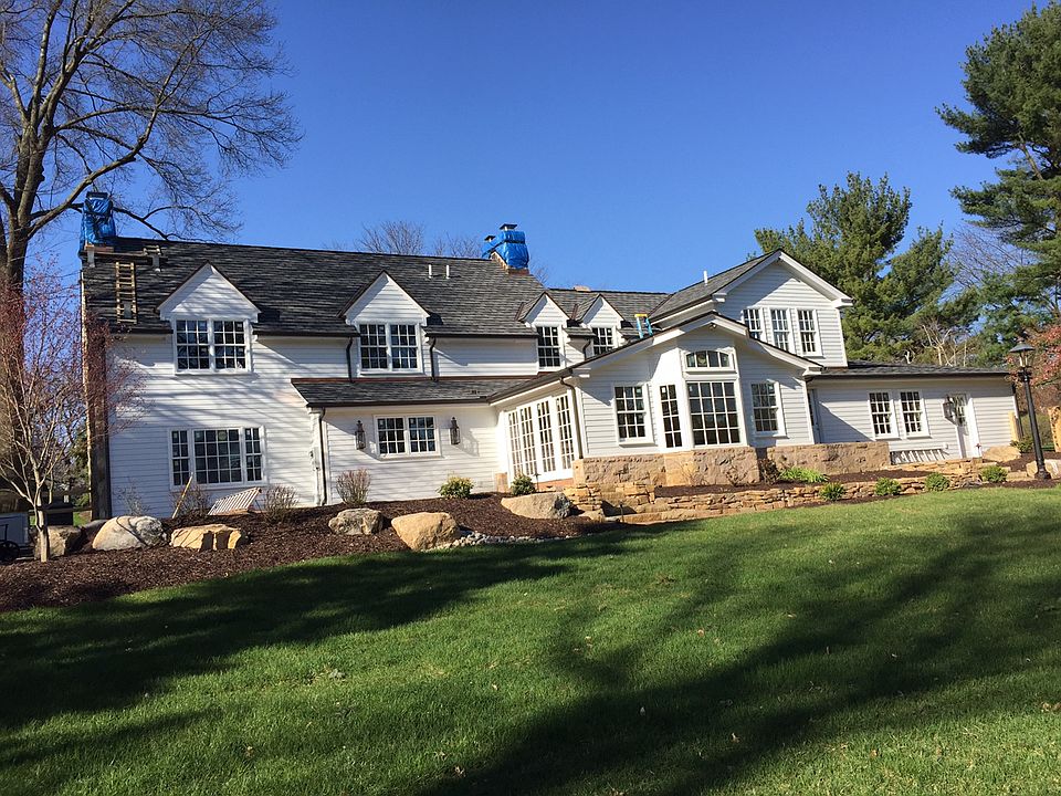 2nd image of 4208 Ravenswood Rd