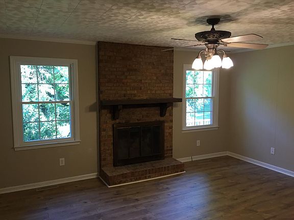4th image of 208 Peach Orchard Dr