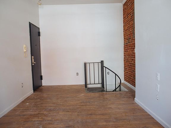 2nd image of 1502 W Tioga St #1F