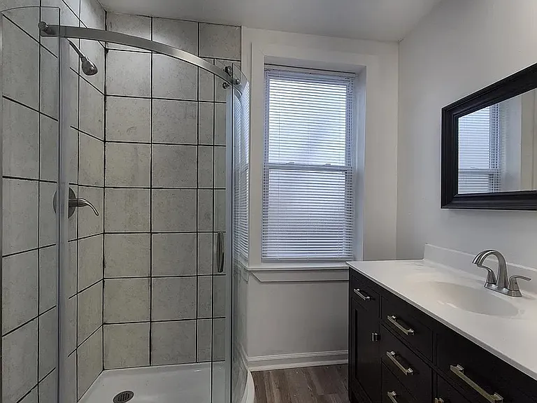 4031 Cambridge St — Photo 18
