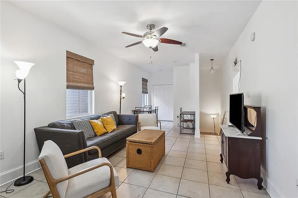 635 N Carrollton Ave — Photo 4