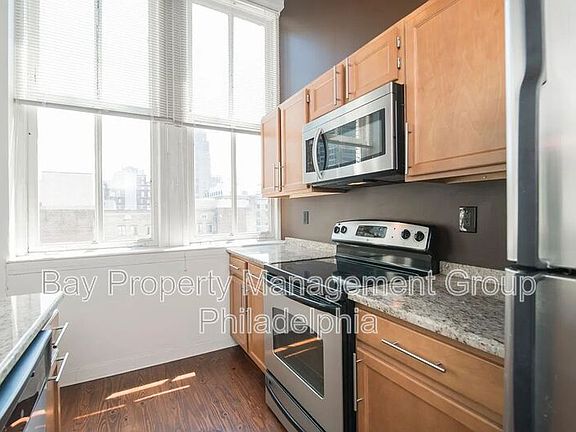 4th image of 1510 Chestnut St APT 803