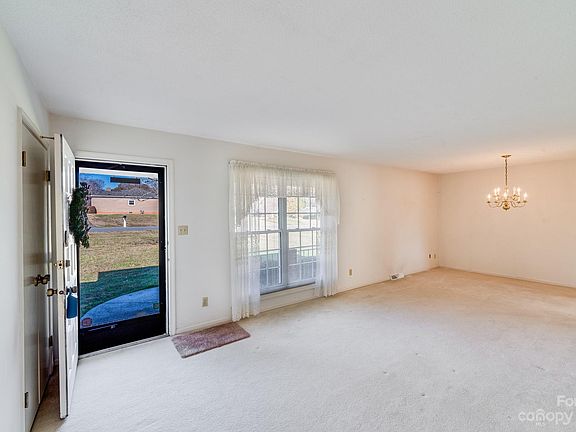3rd image of 8220 Tenille Pl