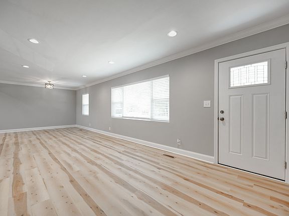 4th image of 3922 Forest Highland Dr