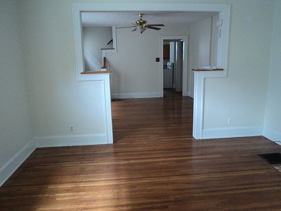 548 Mithoff - Living Room