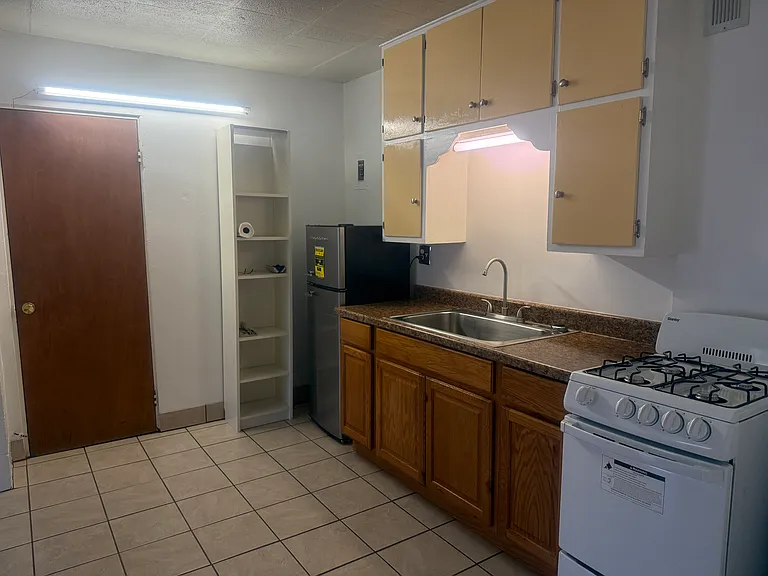 Buena Vista Dr SE — Photo 2