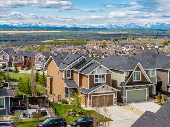 128 E Sunset Park, Cochrane, AB T4C 0N5