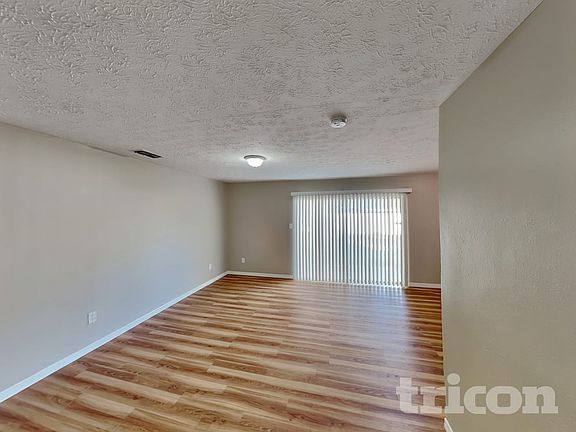 4th image of 2704 Manor Hill Dr