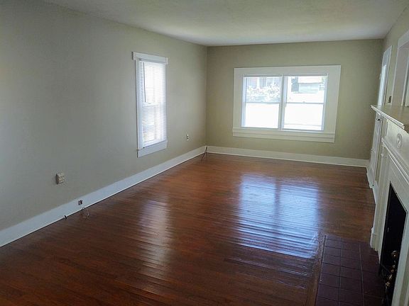 3rd image of 102 Drane Ave