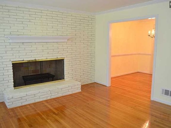 3rd image of 7908 Burdell Dr