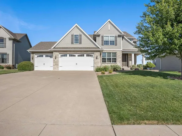 6452 Spring Creek Dr, Bettendorf, IA 52722