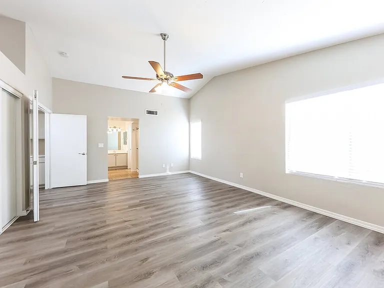 18421 N 44th Pl — Photo 12