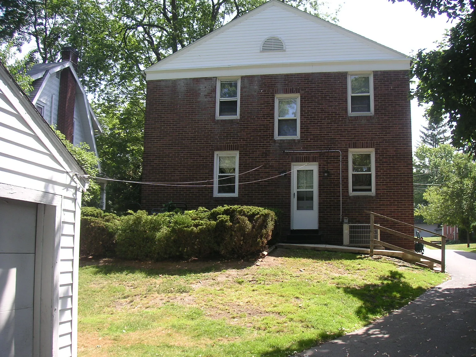 2 bed, 928 sqft, $1,200 — Photo 2