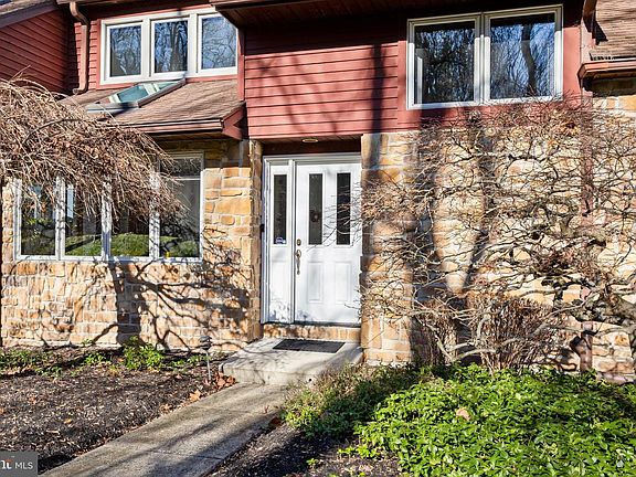 4th image of 635 Harts Ridge Rd
