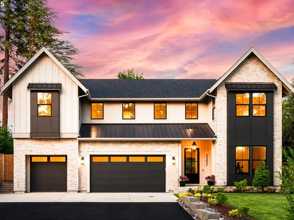 3392 SW Underwood Dr, Portland, OR 97225