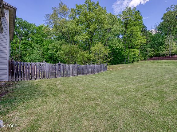 4th image of 1336 Grenoble Dr