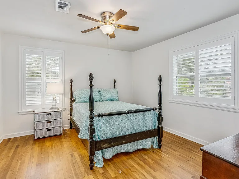 1812 E Avery St — Photo 9