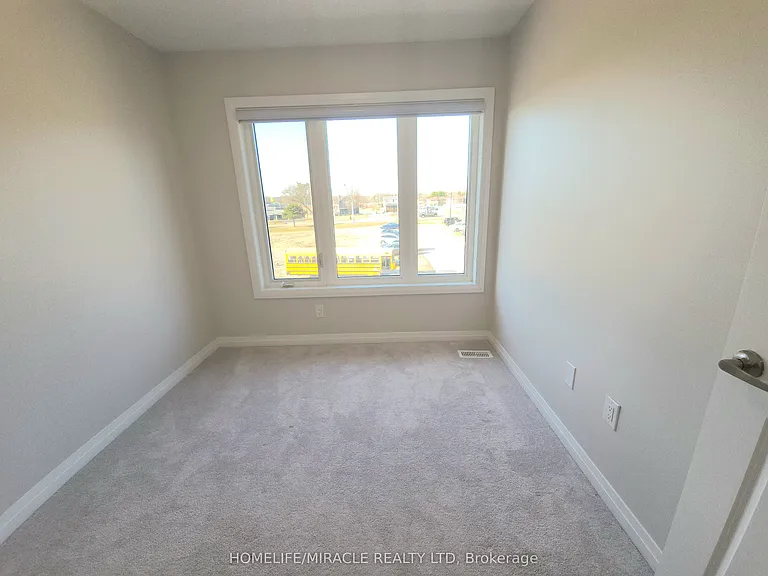 585 Colborne St E — Photo 23