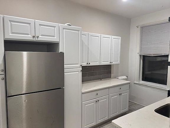 4th image of 2672 Kennedy Blvd