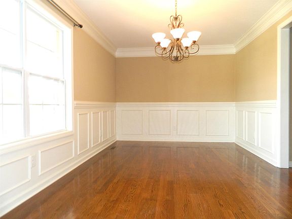5th image of 2936 Brewster Dr
