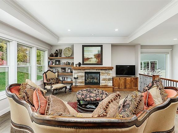 4th image of 2735 Burlwood Dr