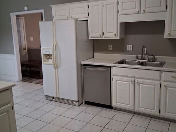 2nd image of 120 Woods Edge Dr